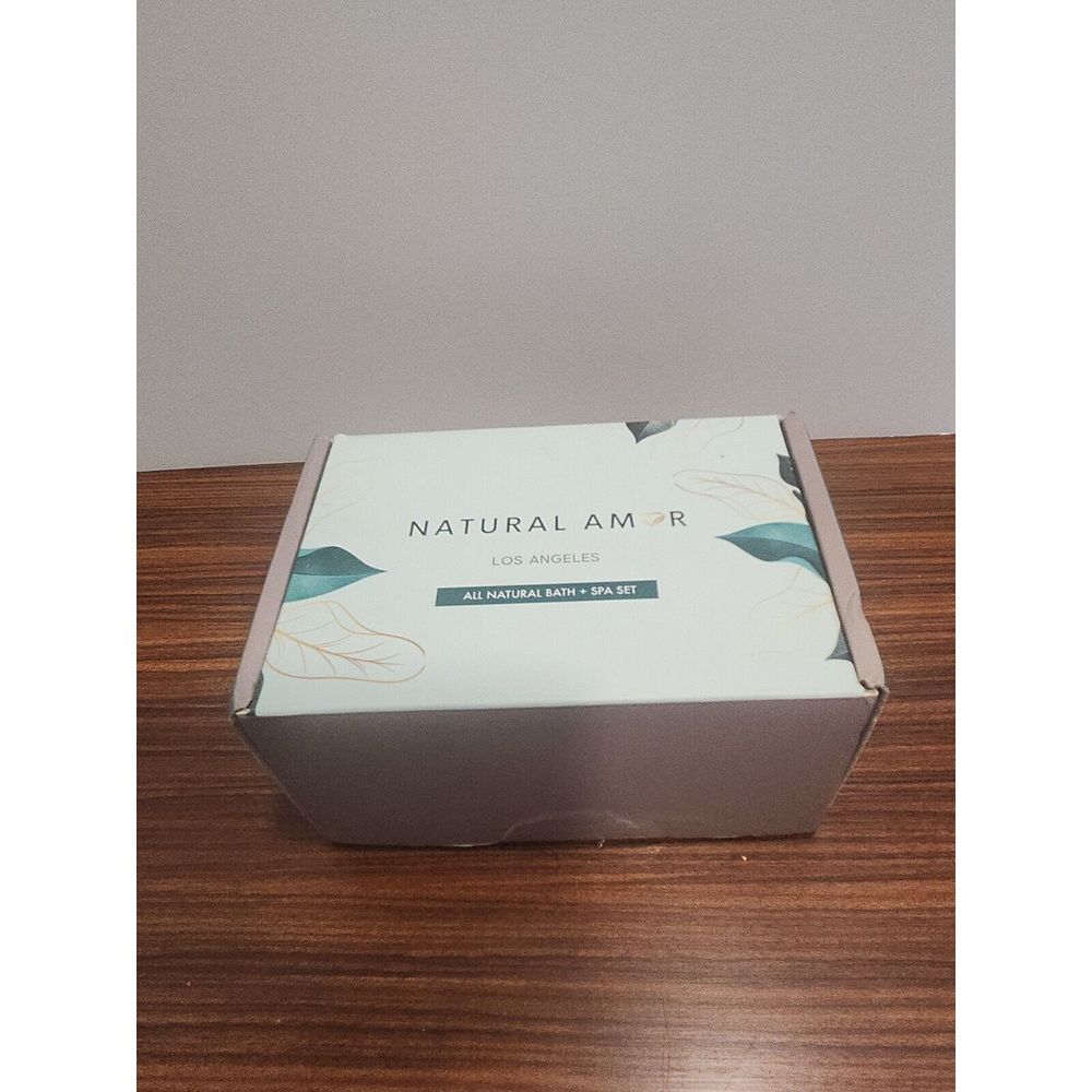 Natural Amor Spa Gift Set for Women Rose & Lavender Scent soap and bath bombs